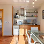Diseno A Pie De Pista Apartment